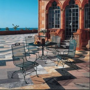 Briarwood Dining Collection